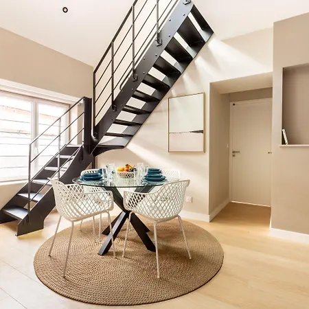 Au Qui Dort - Gare Aparthotel