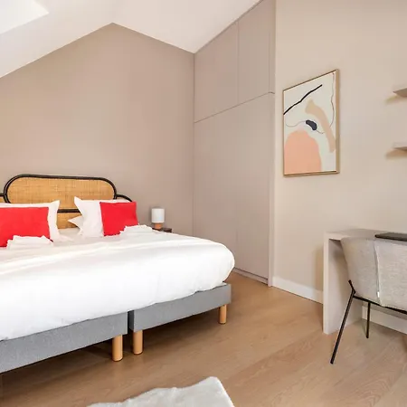 Au Qui Dort - Gare Aparthotel