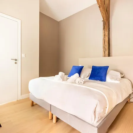 Au Qui Dort - Gare Aparthotel *
