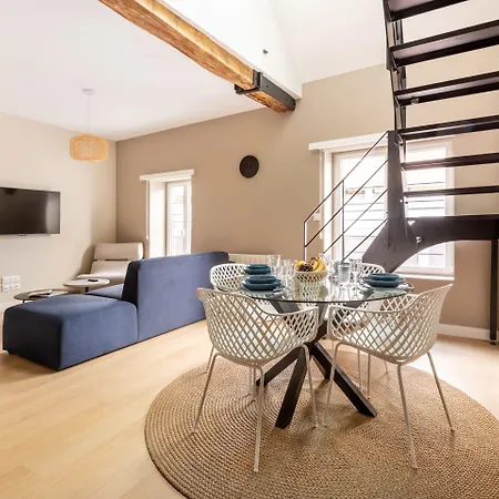 Au Qui Dort - Gare Appart hôtel 3*