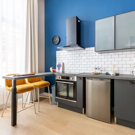 Au Qui Dort - Gare Appart hôtel 3*