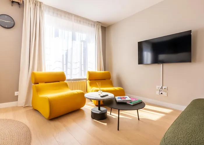 Au Qui Dort - Gare Aparthotel 3*