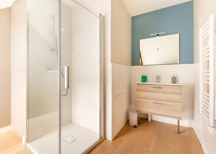 Au Qui Dort - Gare Aparthotel 3*