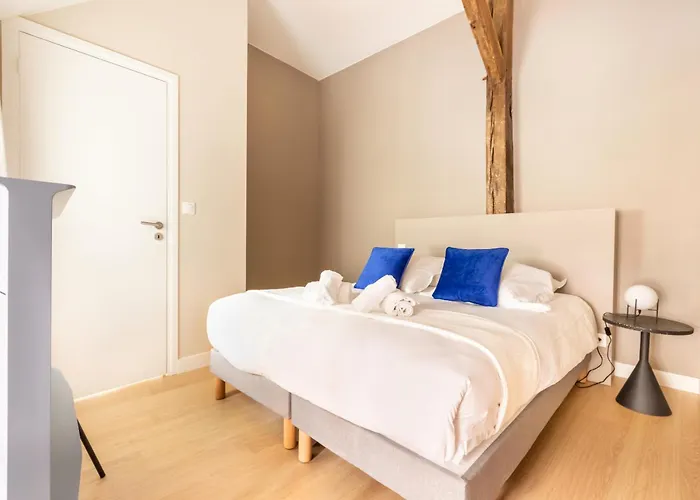 Au Qui Dort - Gare Aparthotel 3*