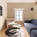Au Qui Dort - Gare شقة فندقية ليل