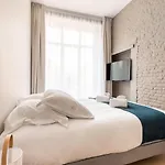 Au Qui Dort - Gare ليل