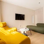Au Qui Dort - Gare ليل